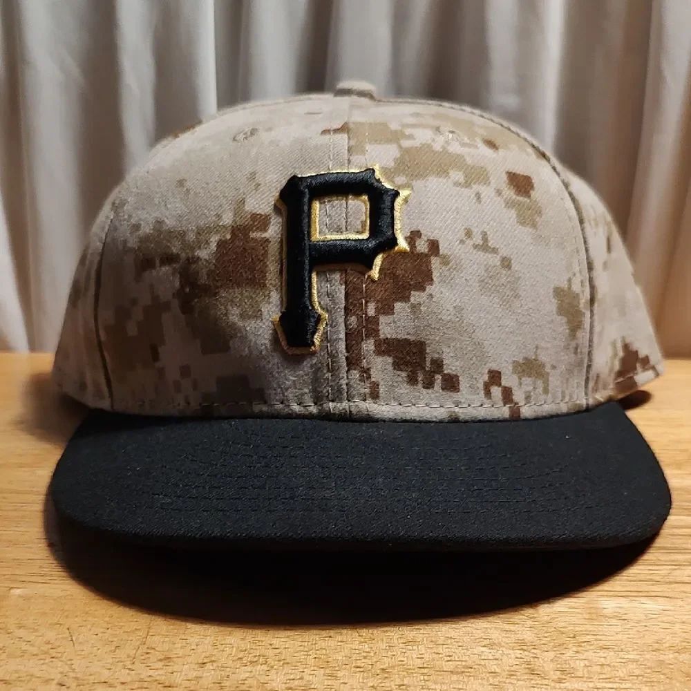 New Era Pittsburgh Pirates Fitted 7 3/4 Camo Hat - NWOT